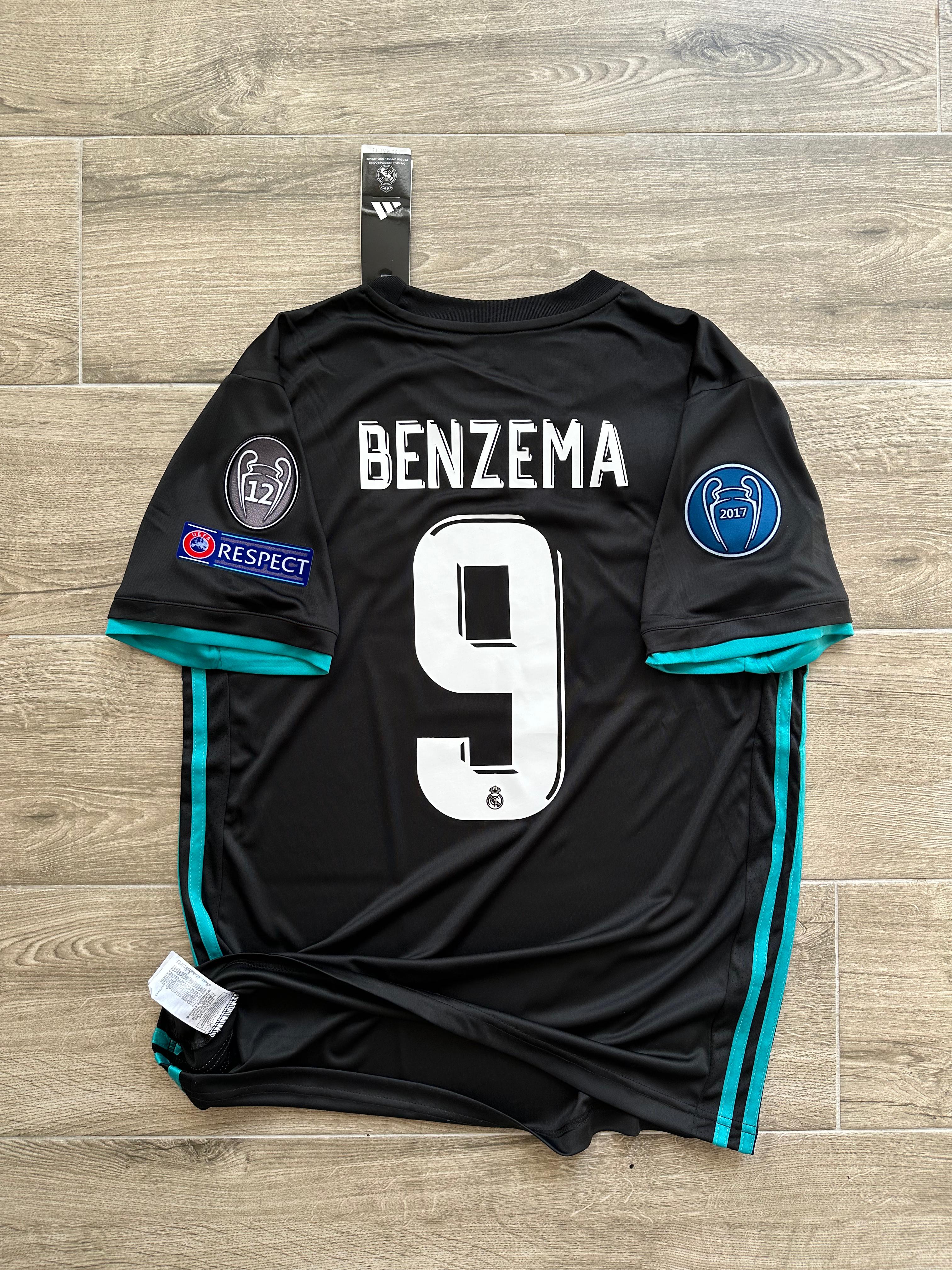 Real Madrid 2017-2018 deplasman “Karim Benzema” forması.